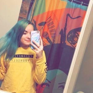 Meet your Posher, Leeora